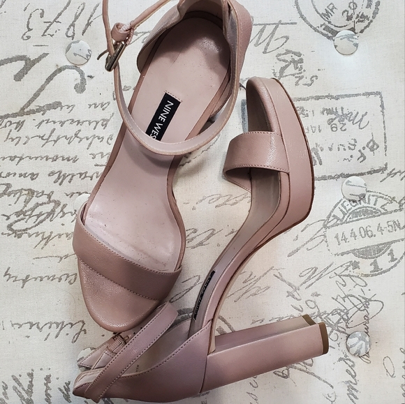 *Worn Once* Nine West, Chunky Sandal Heel - Picture 2 of 8